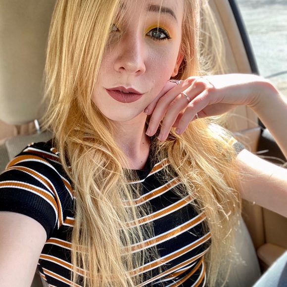 Meet your Posher, Ashley - Picture 1 of 2